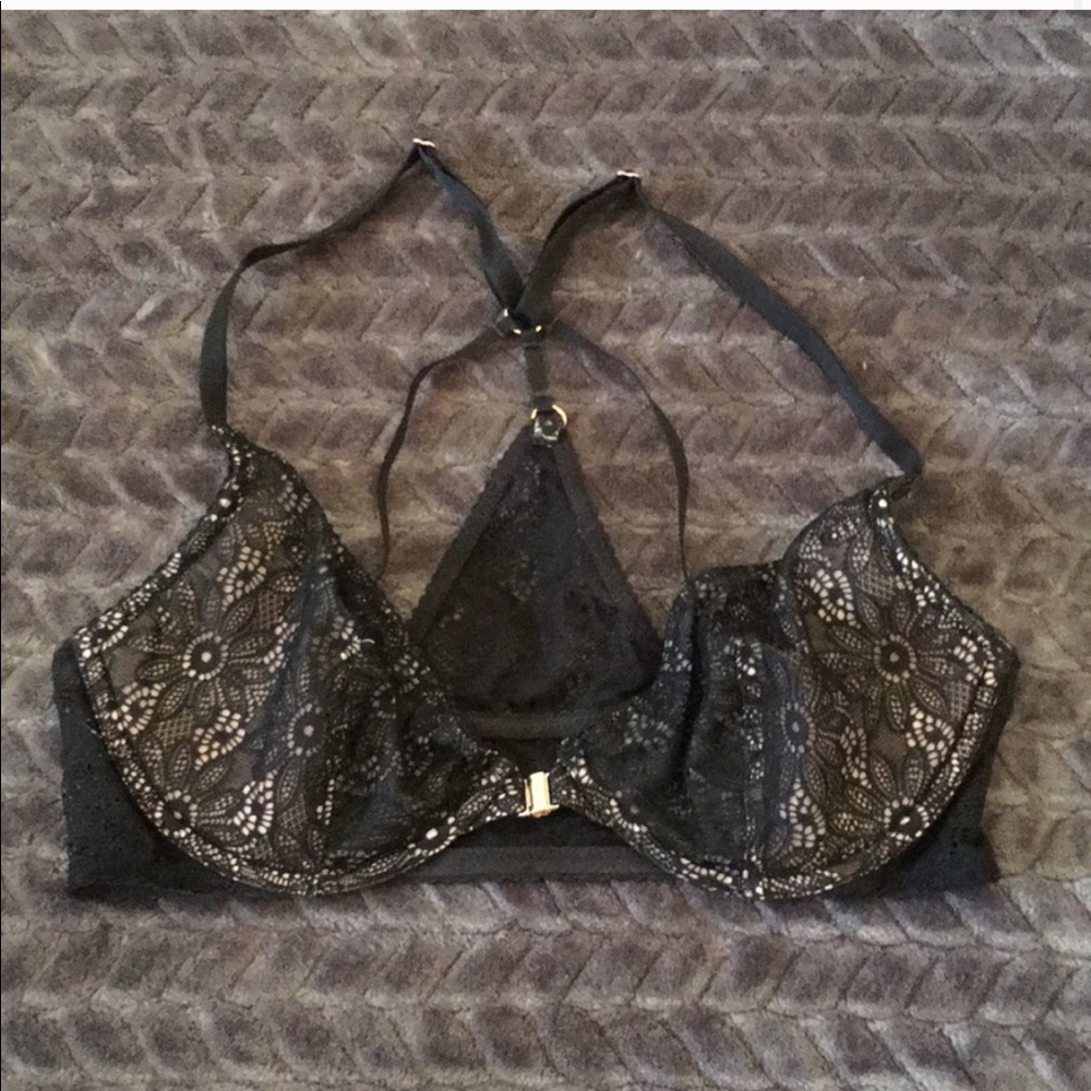 Victoria’s Secret front clasp bra
